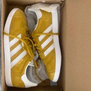 Adidas Gazelle (PRICE IS FIRM)